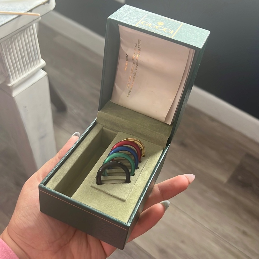 Gucci interchangeable bands for watch!